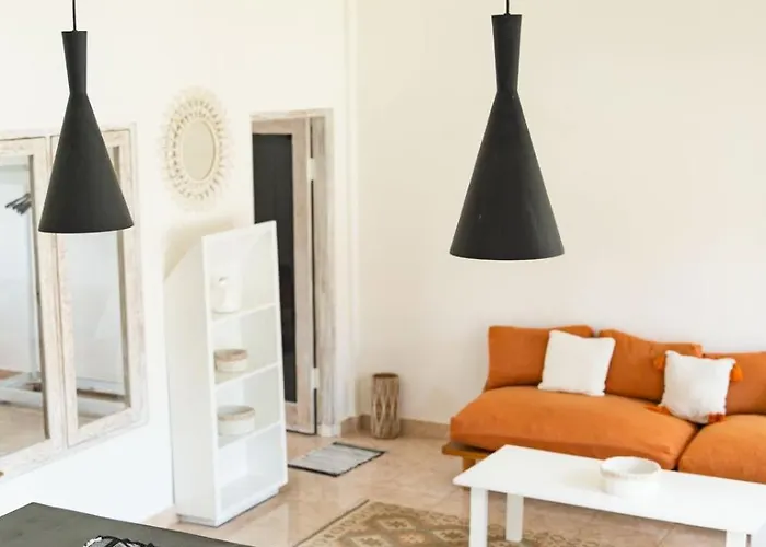 Charming 2-bedroom House Ferienhaus *