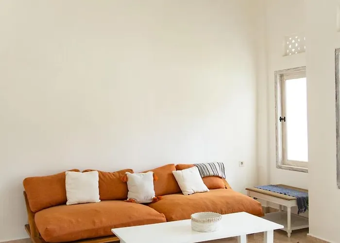 Charming 2-bedroom House Ferienhaus